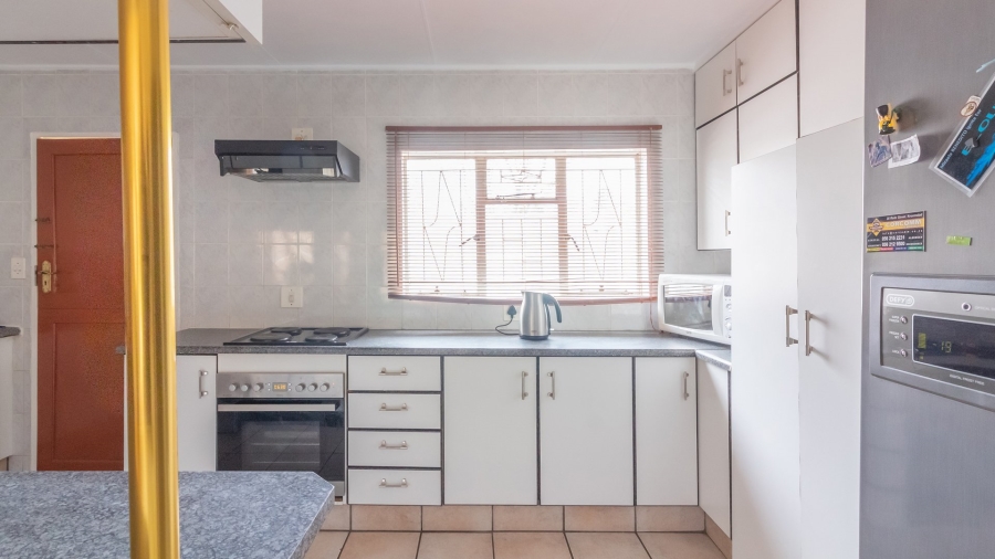 3 Bedroom Property for Sale in Kroonheuwel Free State